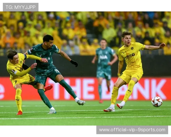 哈维-西蒙斯闪耀表现：热刺4-0哥本哈根背后的战术解密与个人故事